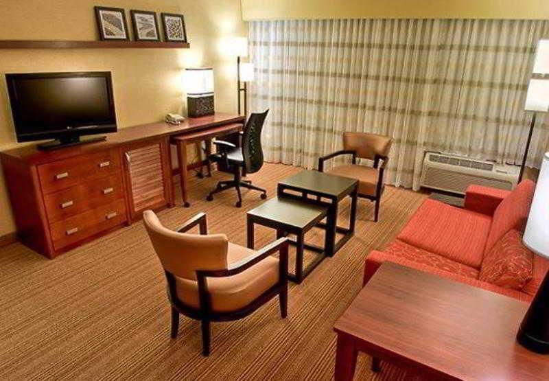 Hotel Courtyard By Marriott Bloomington Normal Habitación foto